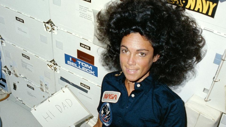 Judith Resnik, the 2nd American woman in space, was born #OTD in 1949. Resnik, an electrical engineer, blasted off aboard shuttle Discovery on Aug. 30, 1984, just over a year after Sally Ride's first flight. Resnik died in Challenger disaster in 1986. go.nasa.gov/48KHNNm
