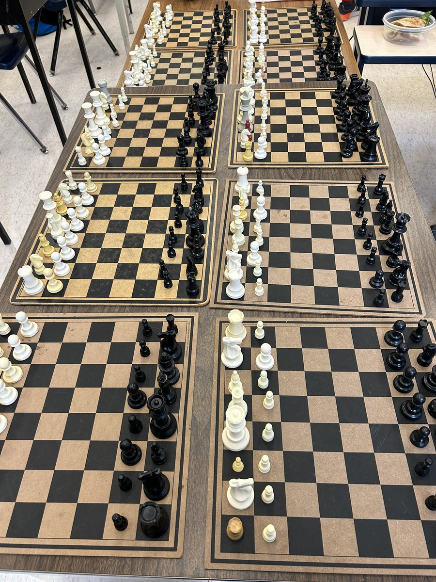 Chess Club here at <a href="/GlenhavenSr/">Glenhaven Senior PS_PDSB</a> #Chess