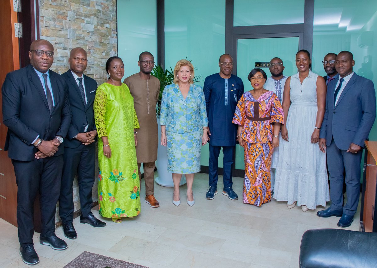 FEMUA (@femuaofficiel) on Twitter photo Une délégation du Commissariat Général du FEMUA conduite par M. Traoré Salif dit <a href="/asalfomagic/">A'Salfo - Magic System🇨🇮</a> a présenté officiellement les grandes articulations du #FEMUA16 ce Vendredi à Mme <a href="/dominiqueouat/">Dominique Ouattara</a>, Première Dame de CI et Marraine honoraire dudit festival. Une délégation du Commissariat Général du FEMUA conduite par M. Traoré Salif dit <a href="/asalfomagic/">A'Salfo - Magic System🇨🇮</a> a présenté officiellement les grandes articulations du #FEMUA16 ce Vendredi à Mme <a href="/dominiqueouat/">Dominique Ouattara</a>, Première Dame de CI et Marraine honoraire dudit festival.