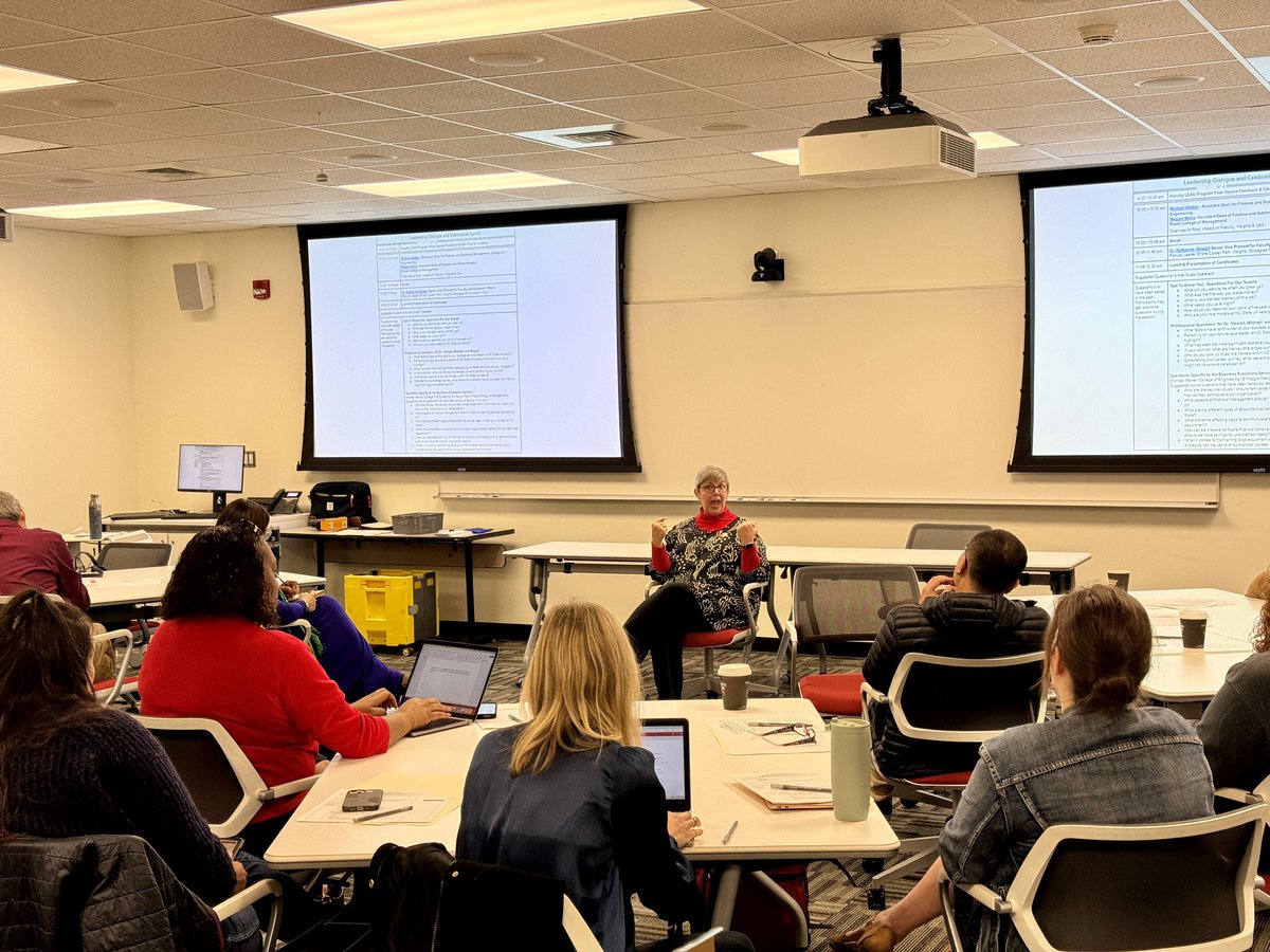 One of my favorites events we do each year: @FacultyCoaching leading a Leadership Dialogue at the final session of our Faculty LEAD program.