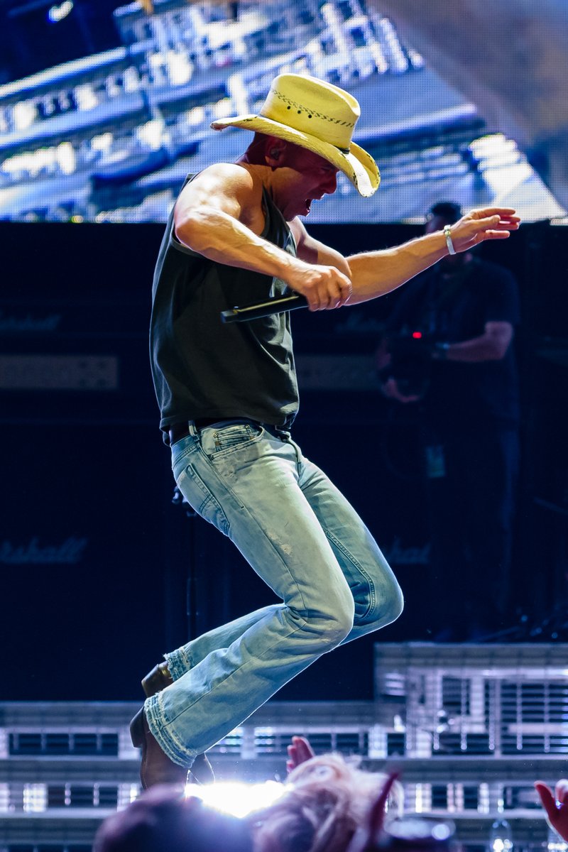 Can't believe it's been five years since we hosted Kenny Chesney on his Songs For The Saints Tour! What a memorable night! Were you here? 🎵🎸🎶