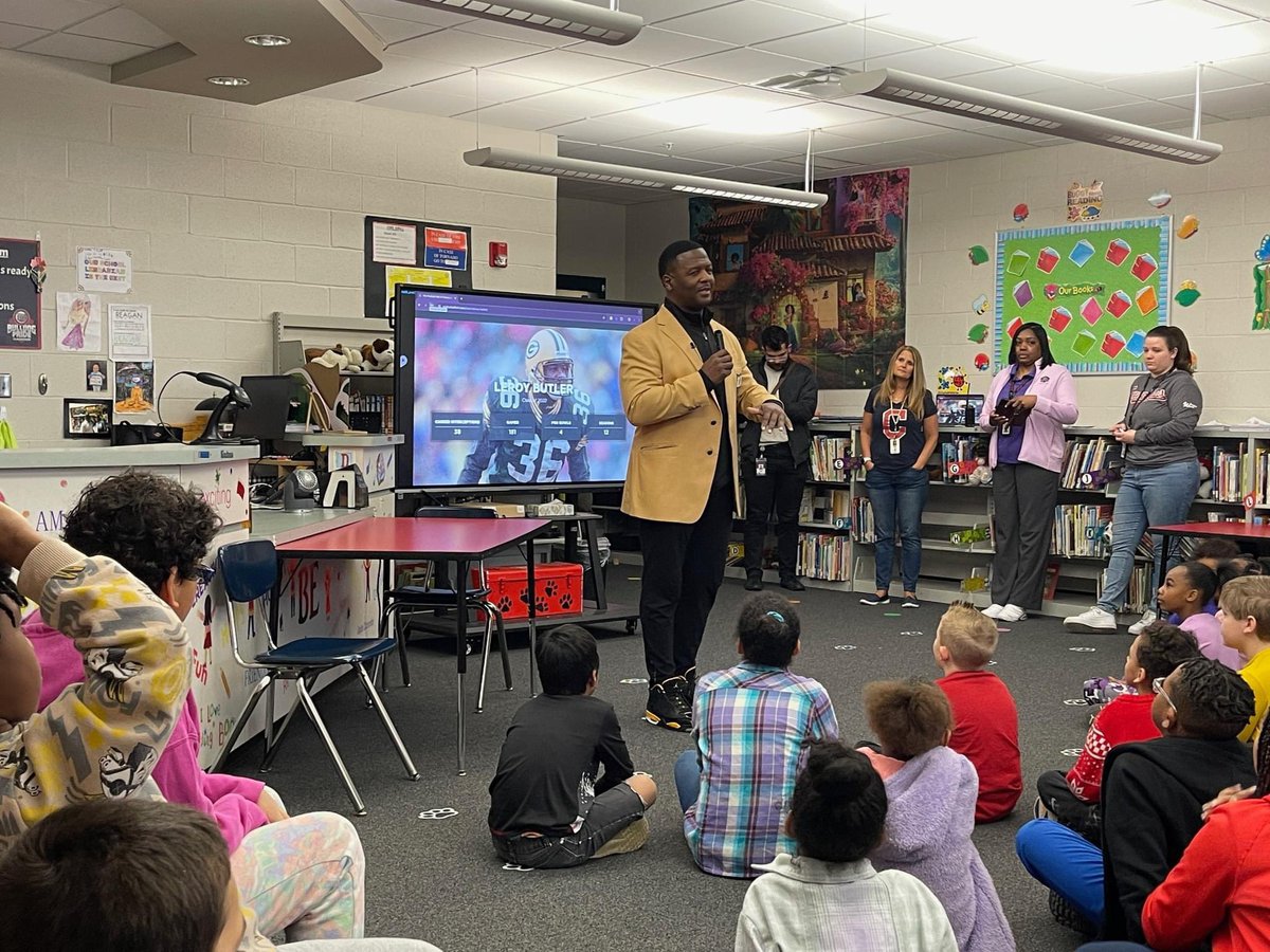 Thank you @ProFootballHOF enshrinee LeRoy Butler for speaking to our 3rd grade students about your inspiring life and how you overcame big challenges. @CCS_District @leap36 @packers