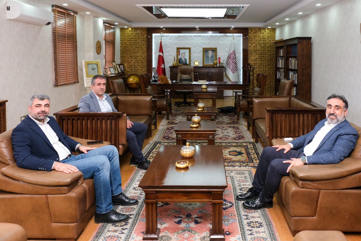 📍 Artuklu Üniversitesi ✅ Artuklu Üniversitesi Rektörü Sn. İbrahim Özcoşar ile bir araya gelerek; çesitli konular üzerine değerlendirmelerde bulunduk.