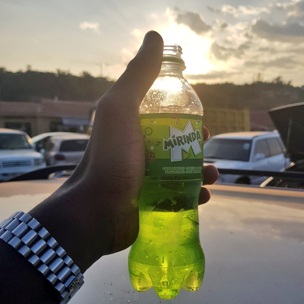 Raise your favorite flavor for the perfect end of the week.👏 Tusiimbudde ne flavor 🍿🥤 📸@hampro773 #LetsGetFlavored