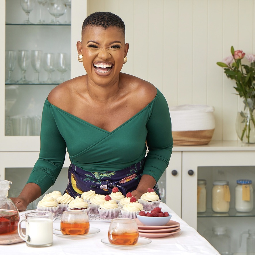 With family home for the holidays, Chef Zanele van Zyl cooks her daughter’s favourite 😍 Catch it all on #TheInsiderSA this Saturday at 1pm on @sabc3 and Sunday at 10h30am
