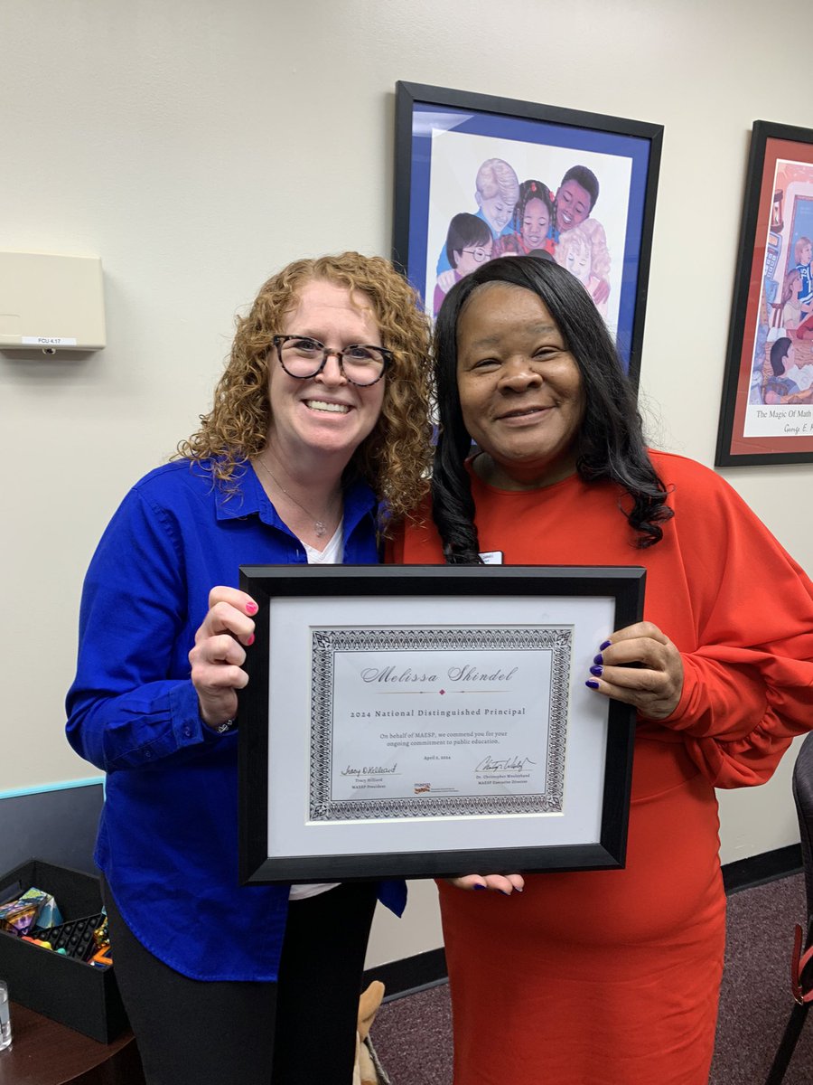 Congratulations to Melissa Shindel (left) for being selected as Maryland’s National Distinguished Principal, Middle Level, for 2024! Our President, Tracy Hilliard (right), surprised Ms. Shindel with the news. @mblshindel @HCPSS @NAESP @hcpss_gms