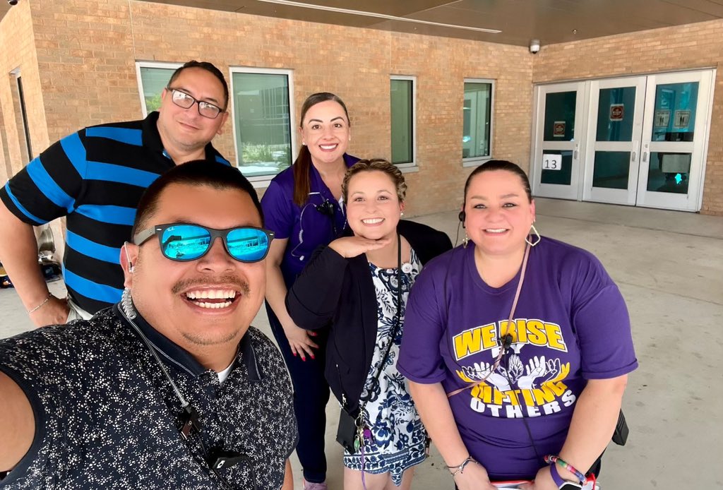 Noemi Davila (@nq_davila) on Twitter photo We cannot end Assistant Principal Week without giving a public shout out to the dedicated <a href="/SAISDBrackHS/">Brackenridge HS, SAISD</a> APs- Ms. Calaway, Ms. Guerrero, Ms. Menchaca, Dr. Orantes and Dr. Villalobos. Thank you for all you do! We cannot end Assistant Principal Week without giving a public shout out to the dedicated <a href="/SAISDBrackHS/">Brackenridge HS, SAISD</a> APs- Ms. Calaway, Ms. Guerrero, Ms. Menchaca, Dr. Orantes and Dr. Villalobos. Thank you for all you do!