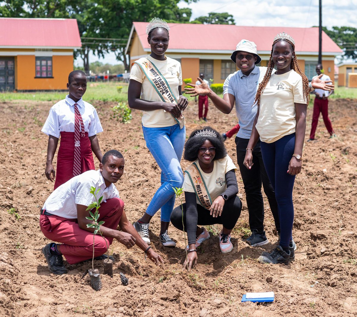 Today at Wera Seed School we were privileged to be joined by @consults_cg which donated 300 fruit trees which were planted. CG Consults, just like Wera Seed School is celebrating 5 years of its existence.