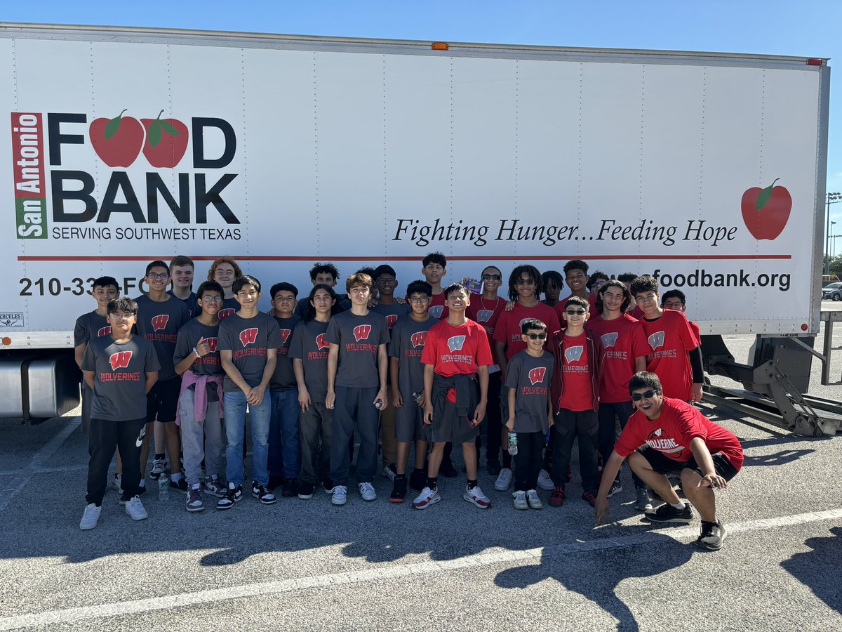 ZMSBoysAthleics's tweet image. Great way to start a Friday with our Athletes helping out the SA Food Bank distribute food to our community! #serventleadership #beyondthegame @NISDZachry @NISDZachryMag