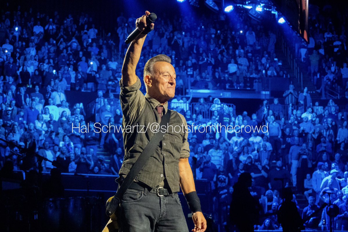 .@springsteen during LA night 1 at @thekiaforum. April 4, 2024. A night that seemed to turn back time.