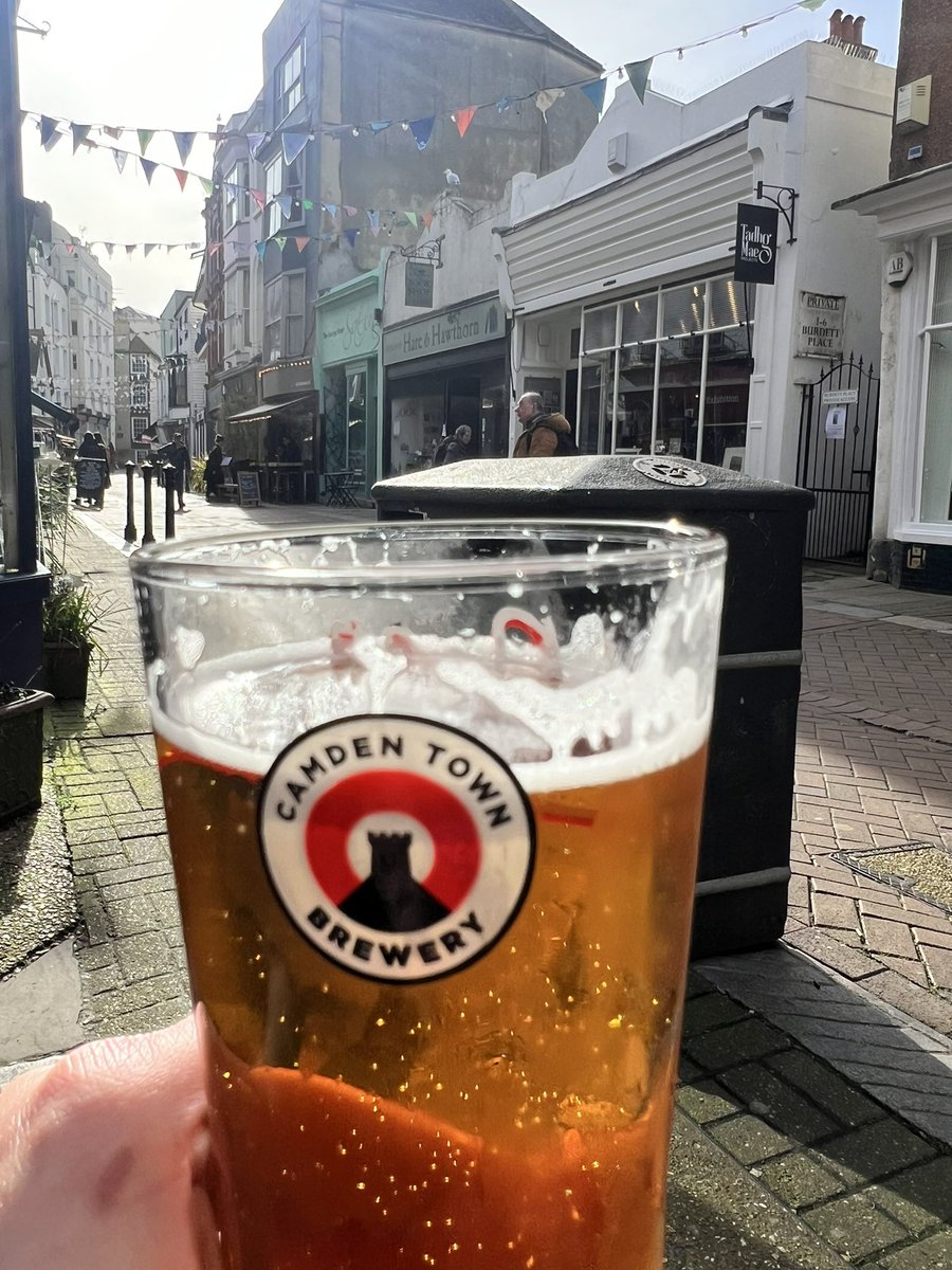 Can’t beat the spring sunshine! Nice for it to make a rare appearance! Cheers! #georgestreet #Hastings