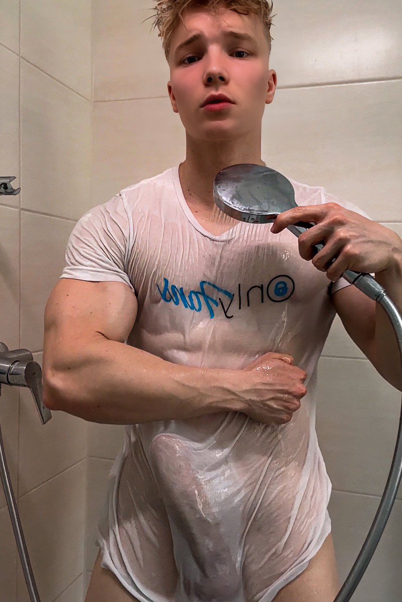 Would you shower with me…?😌🚿 VIP Content🔞👉🏼 timlaurenz.com