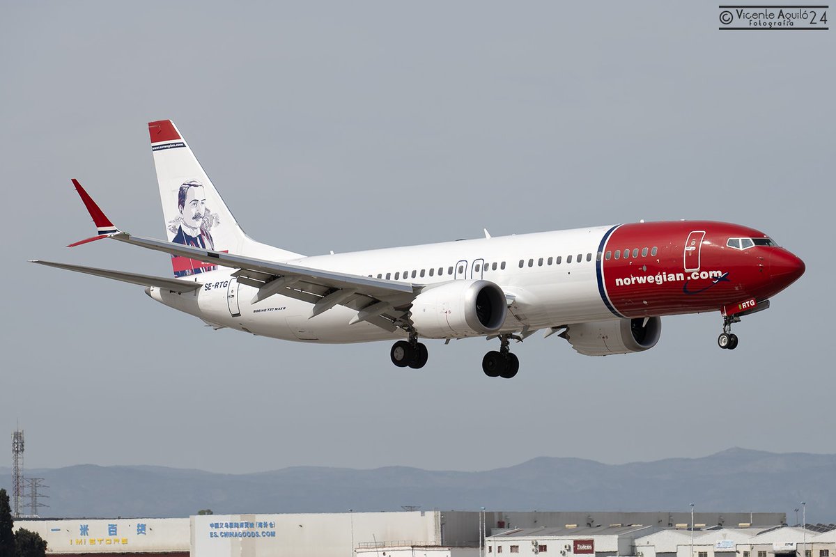 Llegada del vuelo inaugural de la nueva línea regular entre Copenhague y Valencia operada por <a href="/Norwegian_ES/">Norwegian</a> 
<a href="/FlyVLC/">FLY VALENCIA</a> @Aena <a href="/VLCspotters/">VLCspotters ✈️</a> <a href="/VLCmovements/">VLCmovements</a> <a href="/aeroVLC/">Aeropuerto Valencia</a> <a href="/GVAturisme/">GVA Turisme</a> <a href="/FundVisitVal/">Fundació VisitValència</a> <a href="/apunt_media/">À Punt</a> <a href="/levante_emv/">Levante-EMV</a> <a href="/lasprovincias/">LAS PROVINCIAS</a>
 #EKCH #LEVC #SERTG #B38M