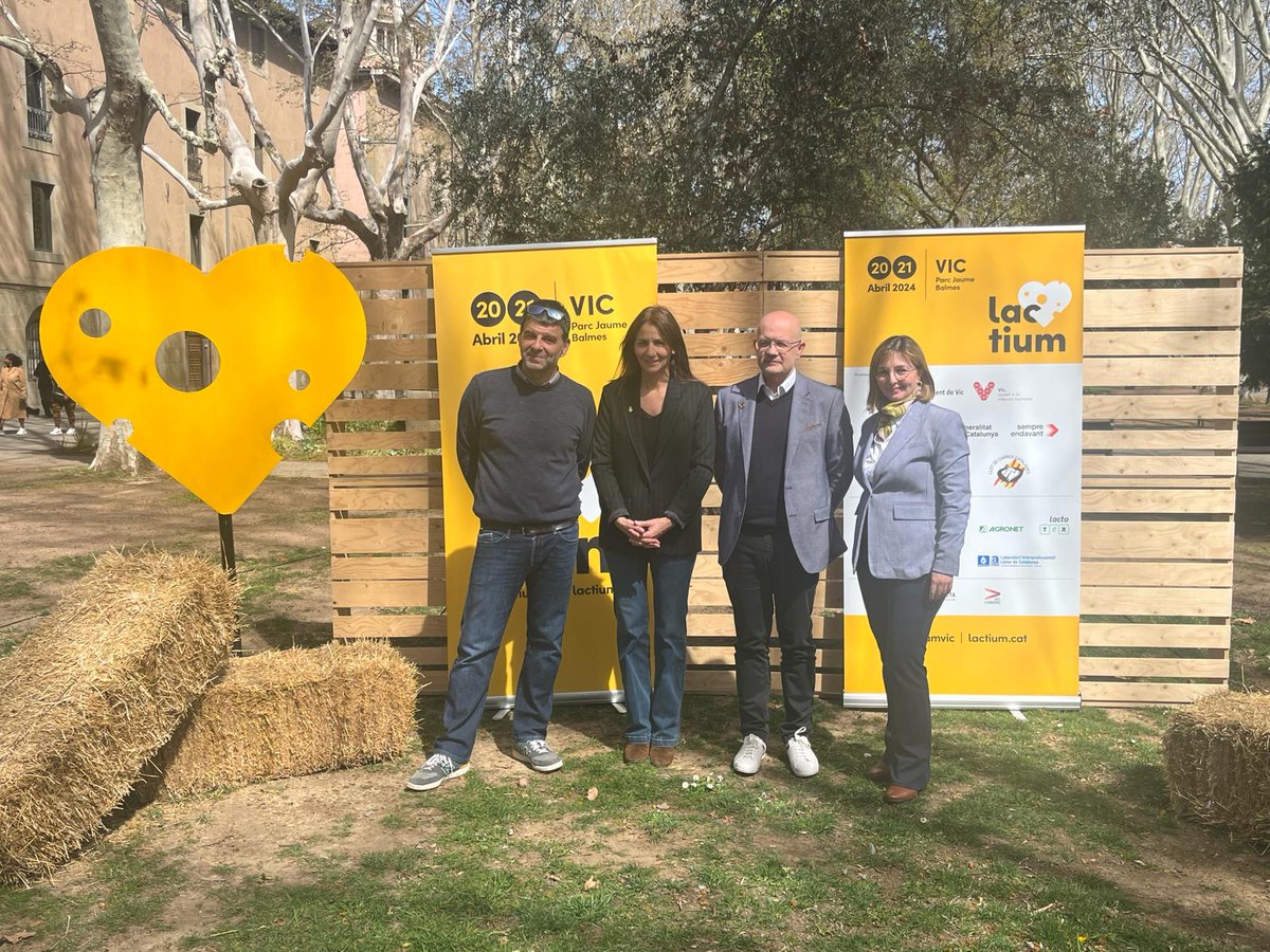 bonpreuesclat's tweet image. 📣 Col·laborem un any més en una nova edició de @LactiumVic, que tindrà lloc el 20 i 21 d'abril. 

Seguim apostant pels productes de proximitat. És per això que recolzem a una fira que posa en valor als productors del país. 👉bit.ly/4cI3ktf

#BonpreuEsclat #Lactium