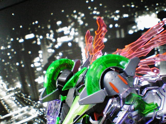 シズノ先輩推し
君の背中 ヒカリの羽根が～♪

キスしてグッナイ!
(ゼーガペイン模写とプラモ再掲) 