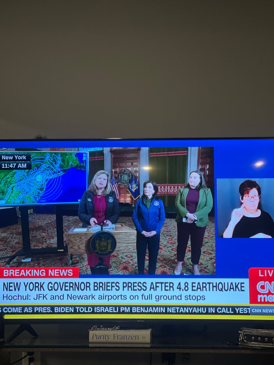 I would like to take this moment to point out that every professional an expert or public official handling this right now on my screen is a WOMAN #womenswork #earthquake we’re all good here. Didn’t feel a thing
