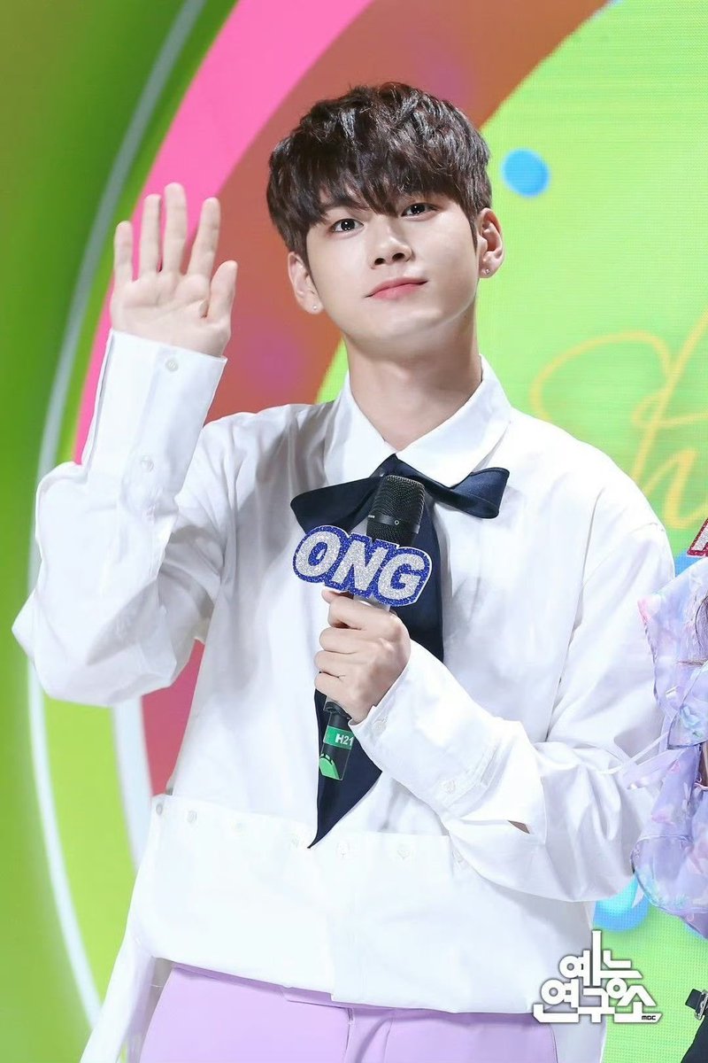 【⏳D-193】音乐中心MC

可爱😻

#옹성우 #ONGSEONGWU #StrongGirlNamSoon