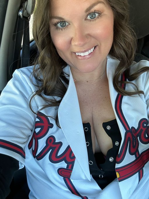 Go Braves ❤️💙 Can&rsquo;t wait for tonight! #braves #BravesCountry https://t.co/rxv0G7eVoX<a href="/tag/braves"class="tags">#braves</a><a href="/tag/bravescountry"class="tags"><span>#bravescountry</span></a>