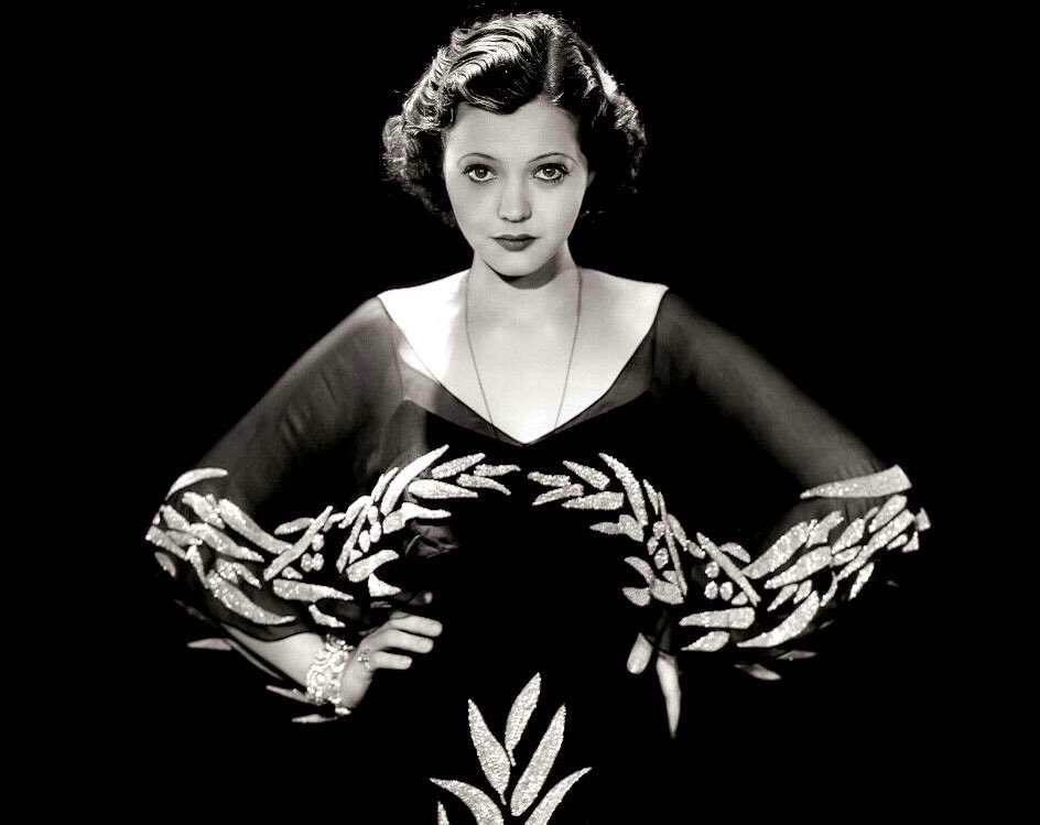 marcik's tweet photo. Sylvia Sidney in a devastatingly dramatic design for Merrily We Go to Hell (1932).
#FashionFriday #TravisBanton https://t.co/JAQn1Q6Q7R