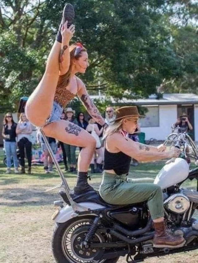 Girls just havin sum Friday fun ... 😊