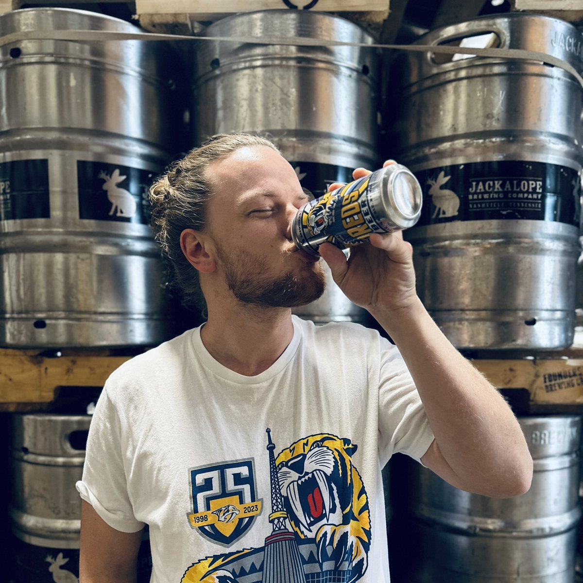 ❗️TENNESSEE❗️ Get used to this face because you’re gonna see a lot of him — Help us welcome our new TN Sales Representative, Jacob! 🤝

Jacob is no newbie when it comes to Jackalope Beer. His favorite right now is PREDS BEER bc it’s easy to drink and makes you feel like a winner