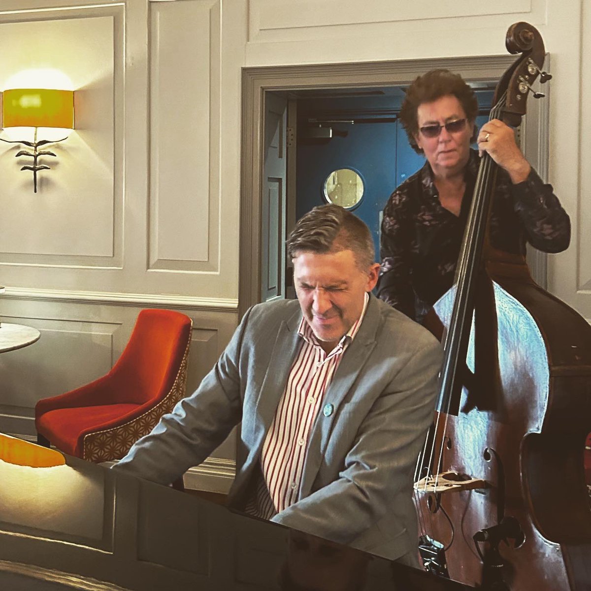 Live #jazz at @GonvilleHotel this weekend in #Cambridge! #Pianojazz with @RobinPjazz and Terry Fri 7-9pm, then #vocaljazz with Robin and @dulciemaymoreno on Sat 6:30-9pm. Free to enjoy in the cocktail lounge! #cocktails #jazz @LoveCambridge_ #whatson #jazzpiano
