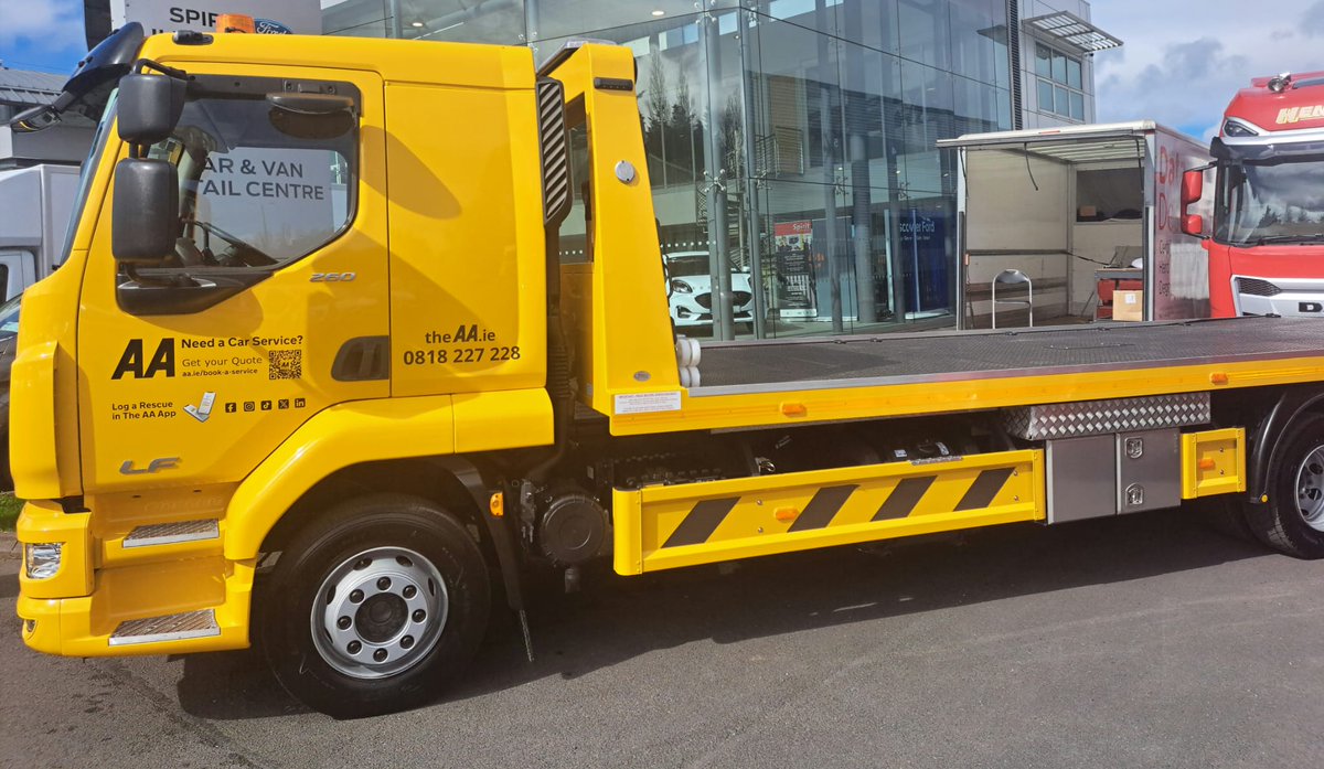 Thank you to @TheAAie for continuing to choose DAF for their fleet requirements, adding this new DAF 14 tonne LF 260 FA 4x2 fully equipped rigid unit to their line-up. Read more ➡ lnkd.in/d8rzahJZ #daf #trucks #trucking #transport