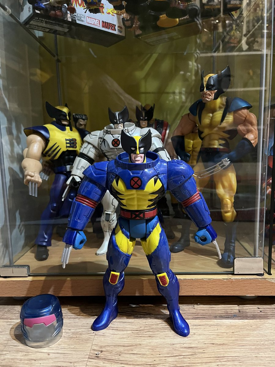 Ahhh the magic of @eBay_UK finally brings the 10” ToyBiz blue space Wolverine & helmet to my collection and “Wolveroom”. Love it! What a figure! #Xmen #Xmen97 #Wolverine