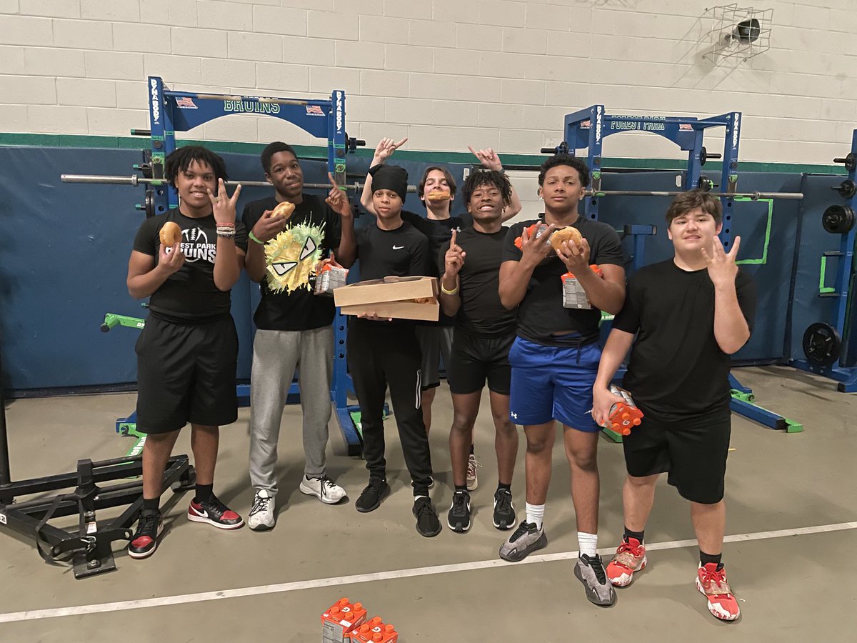 Team Fox 5 led by DK3 and Bryson Young won our 5 week competition and got the BIG donuts! Good job fellas! Go Bruins!