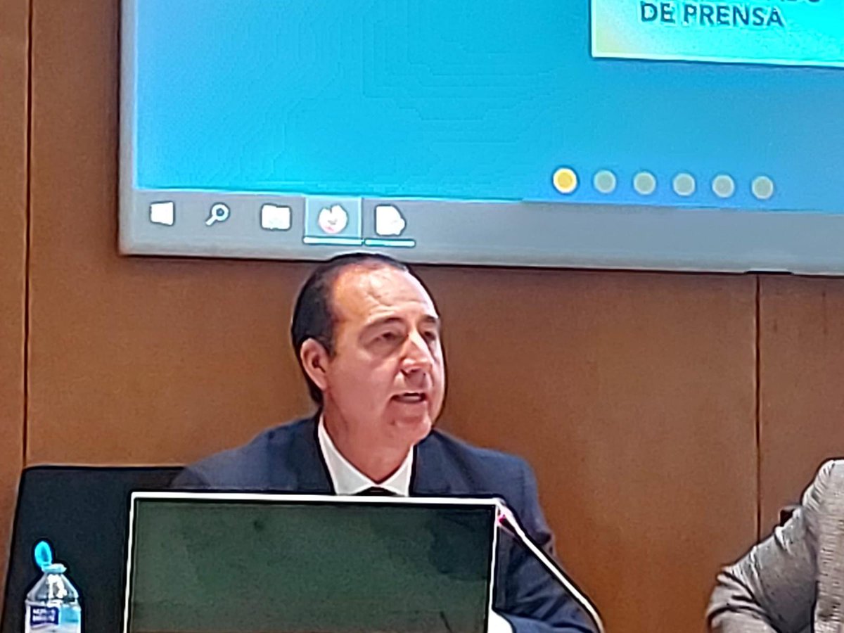 FACULTAD DE DERECHO tweet media