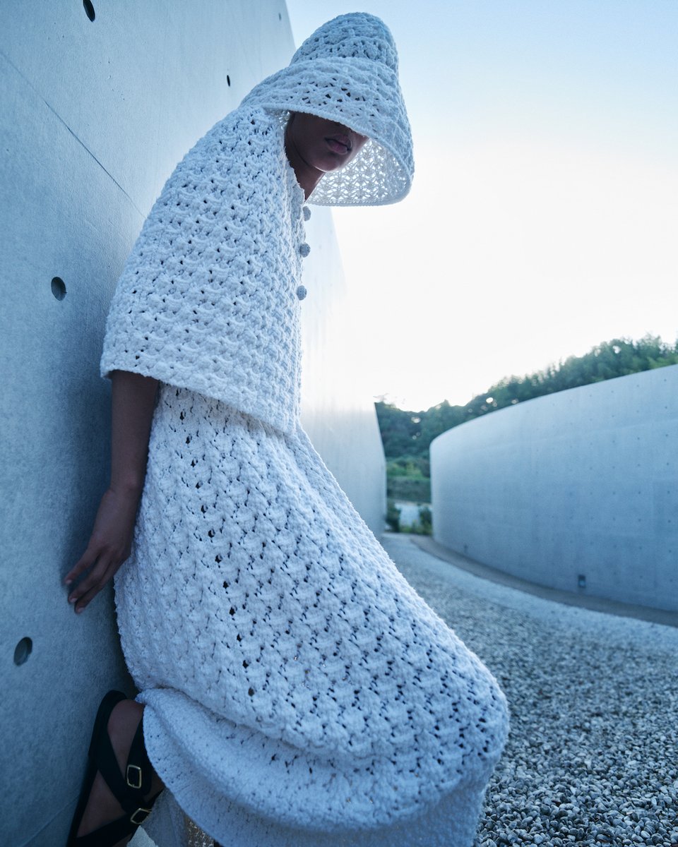 Incredible detailing and savoir-faire for an extraordinary look. Immerse yourself in sophisticated creations, fully realised in vibrant white cotton and silk crochet. The result is a delicate silhouette exuding timeless elegance. #LoroPiana #LoroPianaSS24