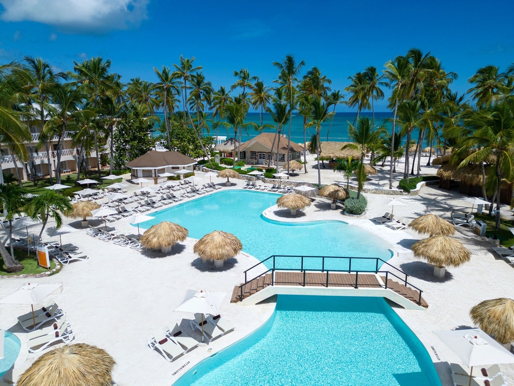 Relaxation comes to life amidst the serene waters of #SunscapeCoco #PuntaCana, your tranquil family oriented oasis by the poolside. Enjoy a refreshing escape in this idyllic setting. #UVCmemories