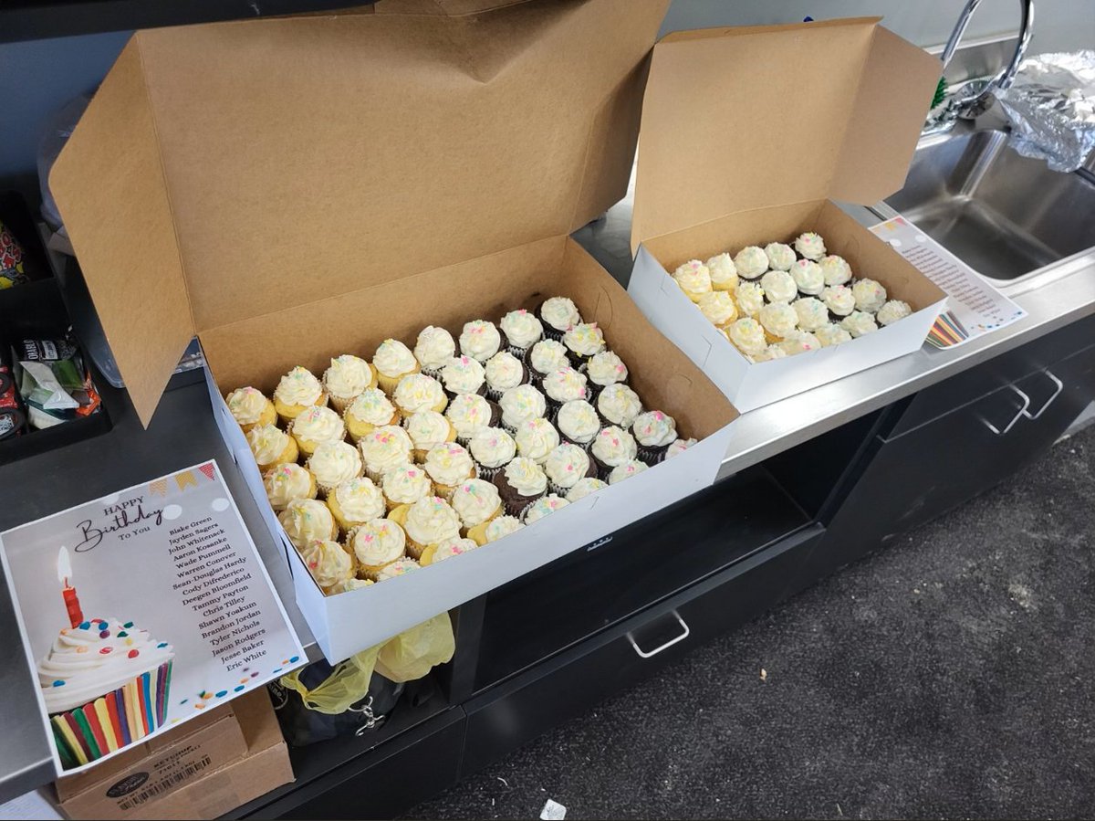 DISTRANSteel's tweet photo. We celebrated our first quarter birthdays across our locations with some sweet treats. We enjoy getting to celebrate milestones personally and professionally with our team. We hope everyone had a happy birthday! 🎂🎉 https://t.co/TDLfmlPSDh