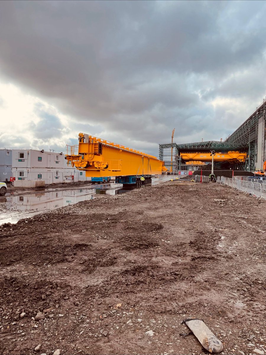 Another milestone at the SeAH Wind factory as the overhead cranes are transported to their final home 🏗️ Once production commences, these 200-ton cranes will be used to transport monopiles throughout the facility 💪 📷 Peter Ivey