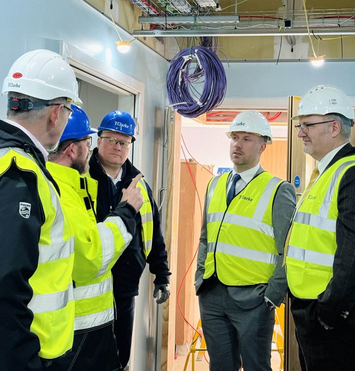 Health Secretary @neilcgray toured various facilities in Shetland, including Overtonlea Care Centre, Scalloway Health Centre, and several areas within the Gilbert Bain Hospital. Highlights of his visit included meeting staff and visiting the site of Shetland’s new MRI scanner.