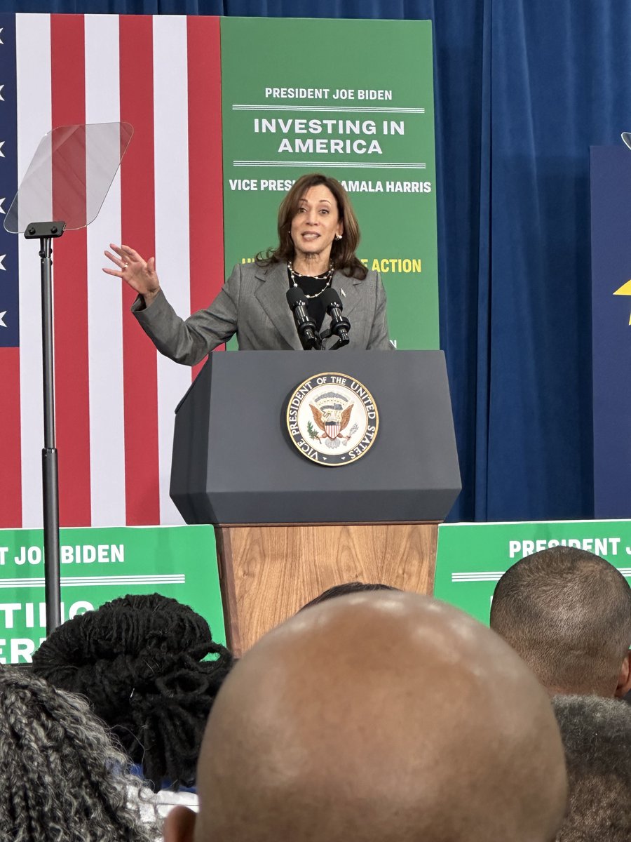 Yesterday the Power Forward Communities CEOs celebrated as @KamalaHarris announced our historic coalition was awarded a grant from the @EPA as part of the Greenhouse Gas Reduction Fund to invest in climate change solutions. Learn more about PFC’s work: powerforwardcommunities.org/press-release