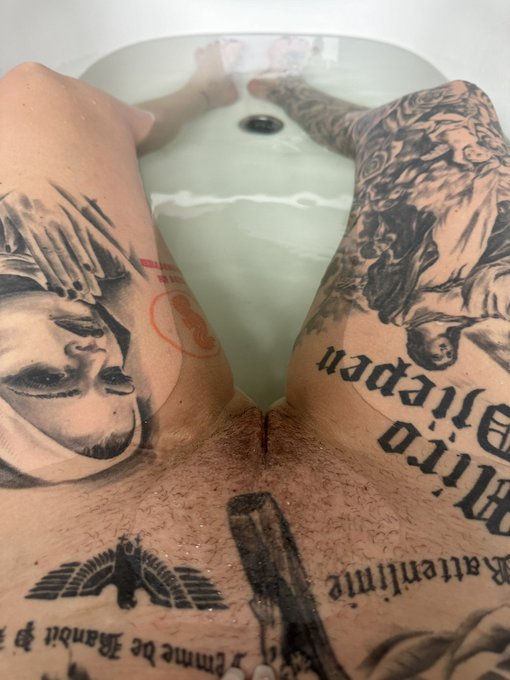 Was gef&auml;llt Euch besser? https://t.co/kvsHpPvhF1<a href="/tag/camzeiten"class="tags"><span>#camzeiten</span></a><a href="/tag/verf%C3%BCgung"class="tags"><span>#verf&uuml;gung</span></a>