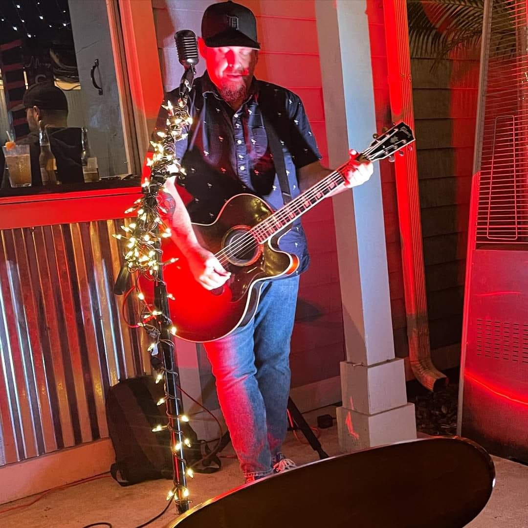 Happy Friday and cheers 🍻 to another reason for LIVE music! 🎶 Join us tonight on the Rock Bar patio for live acoustic music from Scott Mayhew from 7pm to 10pm then again with Kenny Lewis on Saturday. See you here!