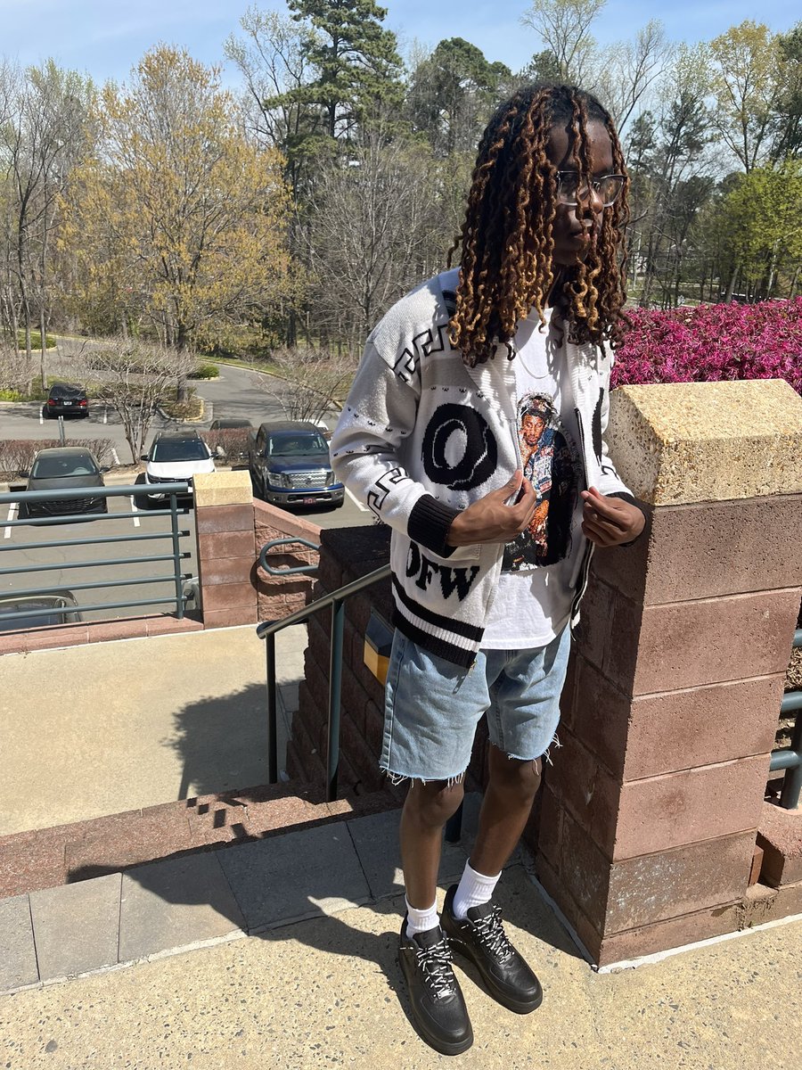 _4pfmari's tweet photo. just cuz twitter don’t know how fly I be https://t.co/vGfjgXo2mH