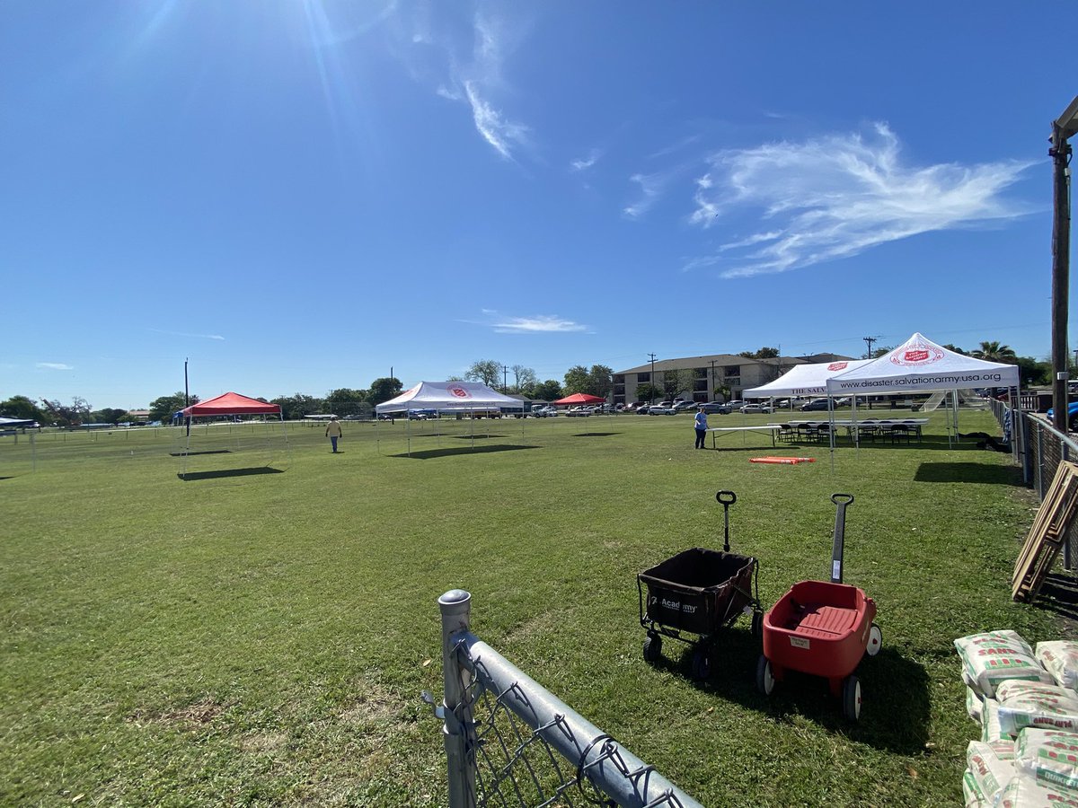 Helping set up for the <a href="/MikeTaylorShow/">Mike Taylor</a> BBQ COOK-OFF