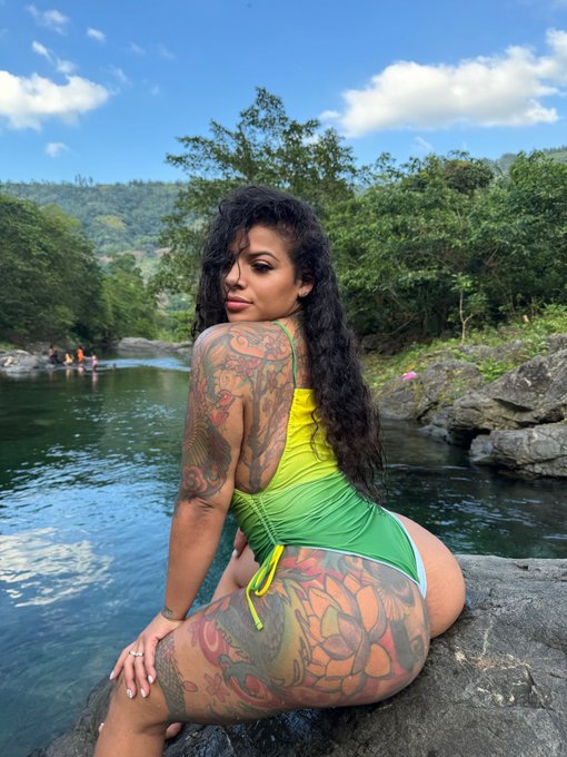 Sorry for the Earthquakes 🌎 https://t.co/H6xgFdUYYs https://t.co/VGJVTSDIfW