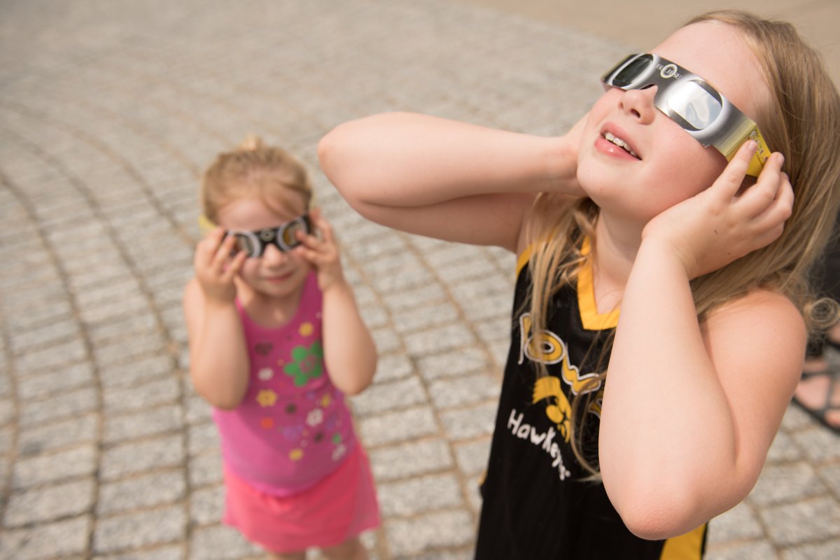 Planning to watch Monday’s solar eclipse with your kids? Proper eye protection during the eclipse period is necessary to avoid damaging your vision permanently. See what @uihealthcare vision experts recommend: spr.ly/6013wJ7KT