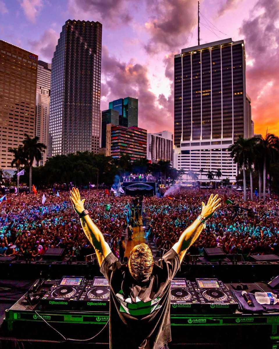 Festival Season Media tweet media