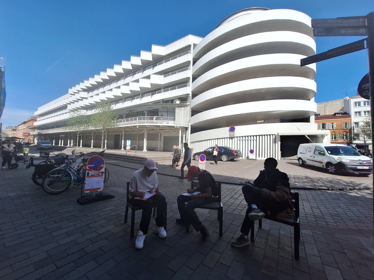 marianne_devaux's tweet photo. Du béton romain aux constructions plus modernes... mes TMAC développent leur regard sur le monde #chefdoeuvre https://t.co/g03lg7Prnu