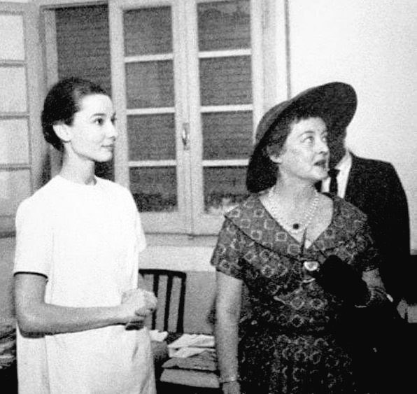 remembering one of the greatest actresses of all time on her birthday audrey hepburn and bette davis on the set of 'the nun's story' (1959)