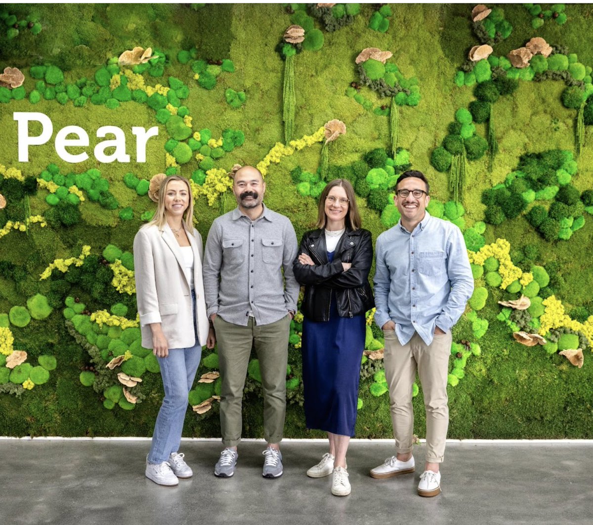 Pear VC talent team has hired 95 people for our companies in the past 12 months for free! @pearvc 95 hires 1,700+ candidate- founder conversation 80% candidate closing rate ( 30% higher than the industry average) 100% Free