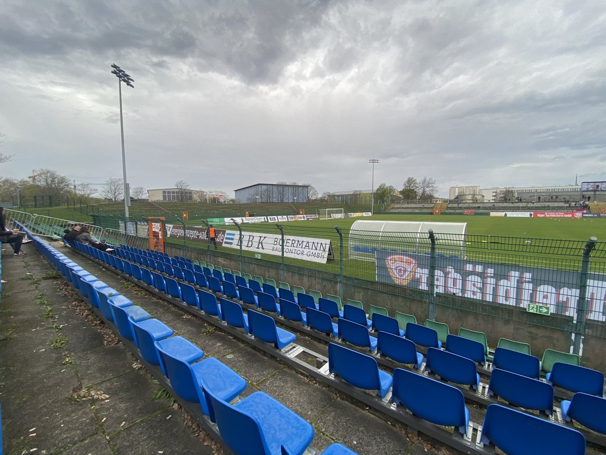 Greetings from the Dynamo Sportforum, yes this project is still alive - update when admin gets back from the Haupstadt der DDR!