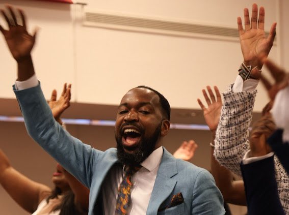 PiwcFeltham's tweet photo. CRUCIFIED WITH CHRIST TO LIVE BY FAITH IN JESUS CHRIST FOREVER!🎉

Highlights from our Resurrection Sunday Service. HE IS RISEN🤍 https://t.co/2ZUFFHtys6