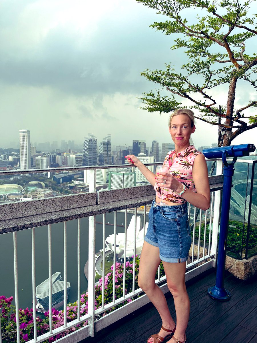 Storm incoming ⛈️ #lavosingapore #marinabaysands