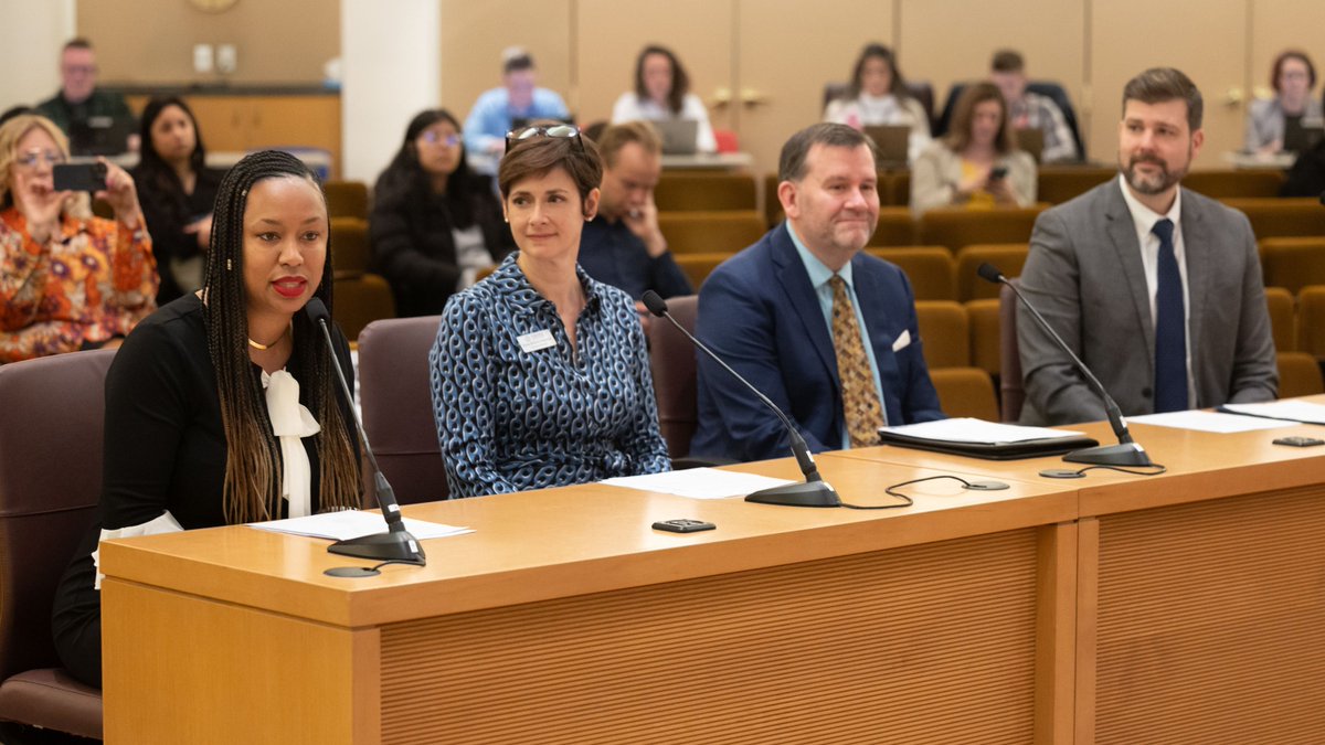 Yesterday, after a presentation by MCDA, Oregon DHS Child Welfare, and CARES Northwest, the Multnomah County Commission proclaimed April 2024 as Child Abuse Prevention Month. NEWS RELEASE: buff.ly/3U4uB1y